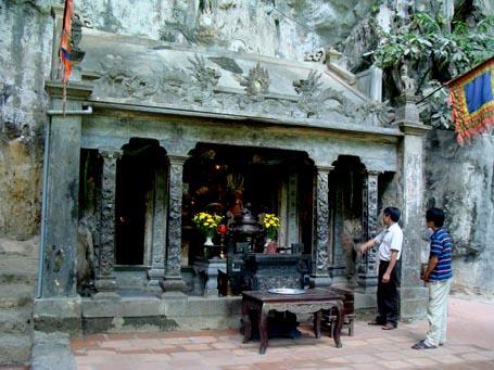 Đền[-]Trần[-]trong[-]thung[-]Thắm[-]